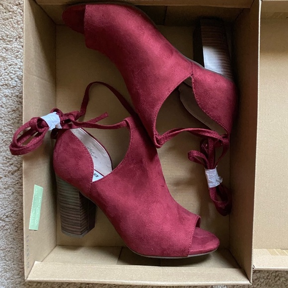 BC Footwear Women's Set Me Free Dress Sandal - Picture 5 of 5